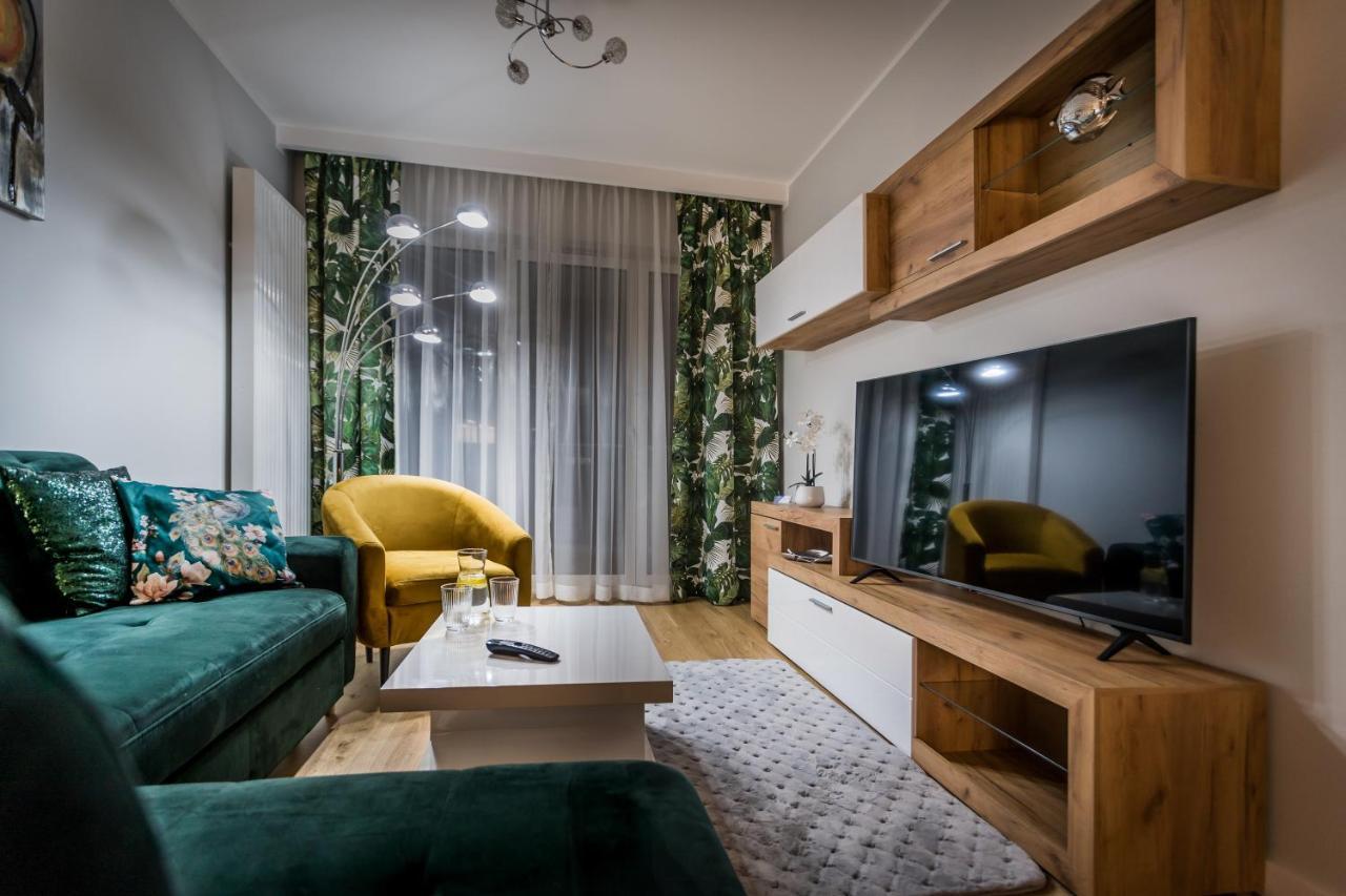 Resinest Apartamenty Jurowiecka J15 Белосток Экстерьер фото